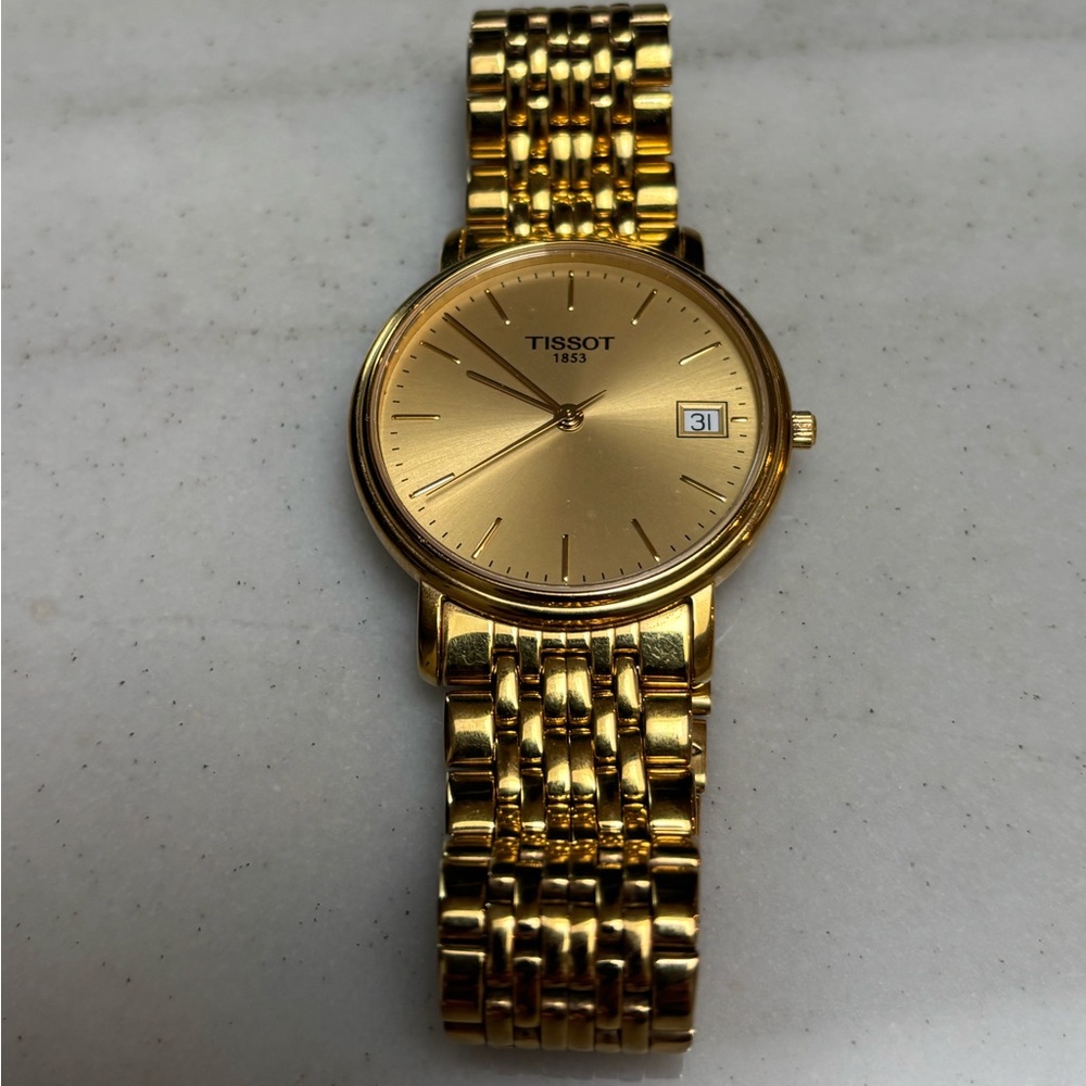 Vintage Tissot champagne dial quartz watch